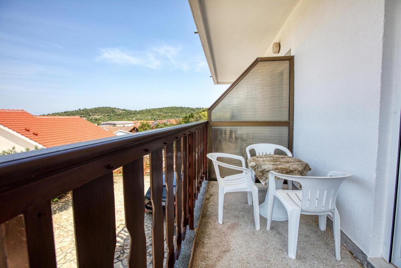 Apartments And Rooms By The Sea Tisno, Murter - 5128 Dış mekan fotoğraf